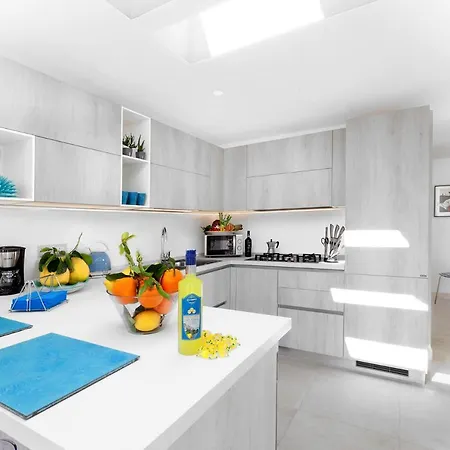 - Casa Cristallo Holiday home *